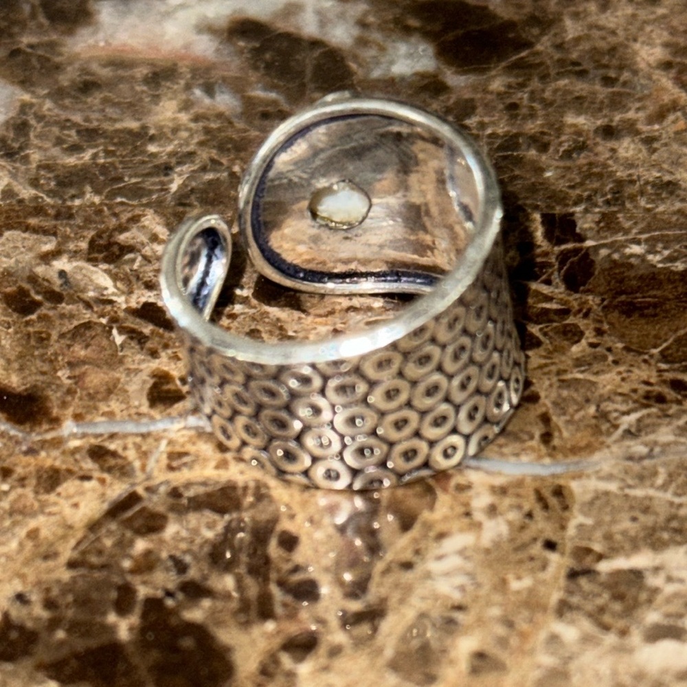 Silver Pearl Band Ring - Picture 5 of 7